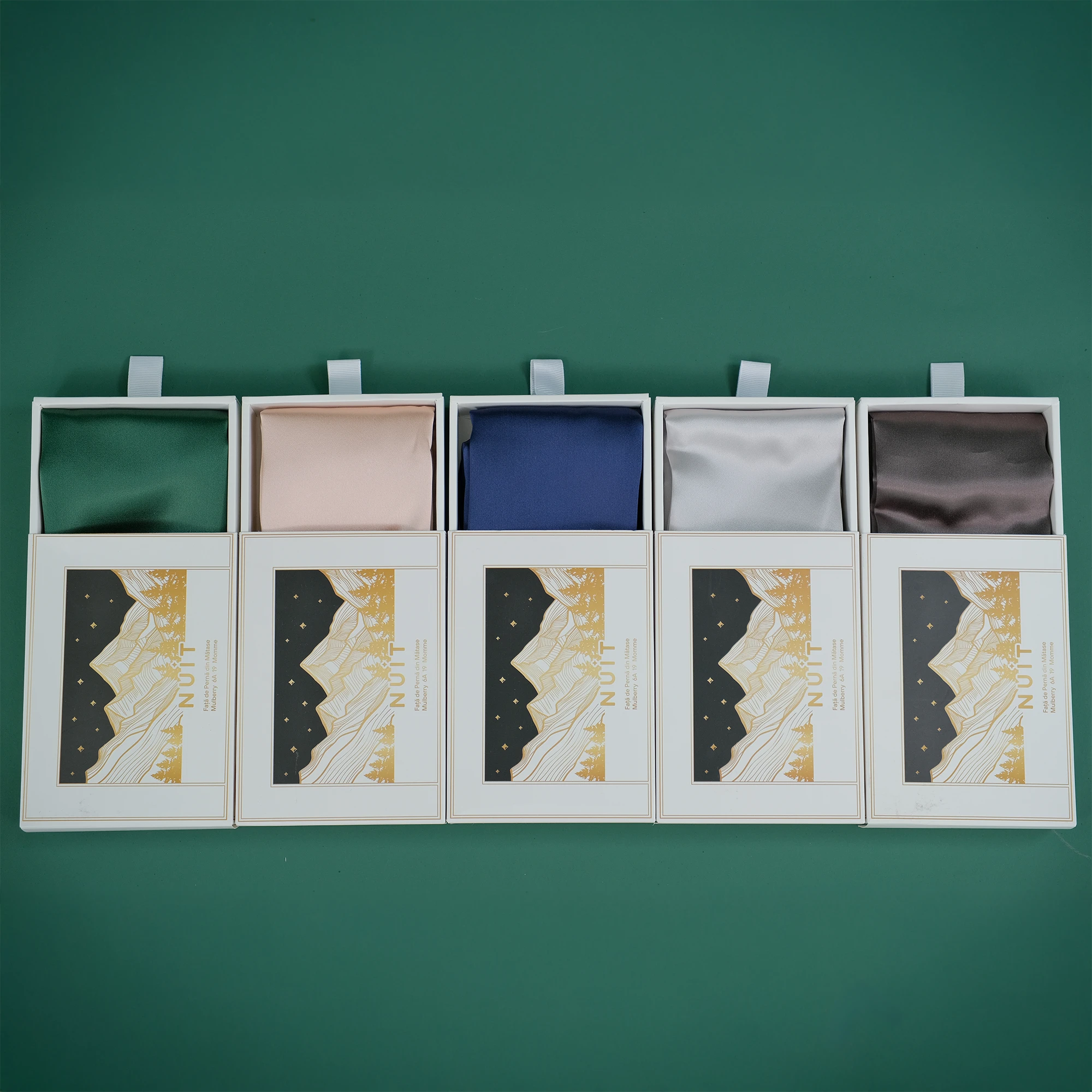 Față de Pernă din Mătase