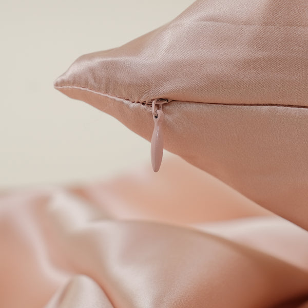 Față de Pernă din Mătase