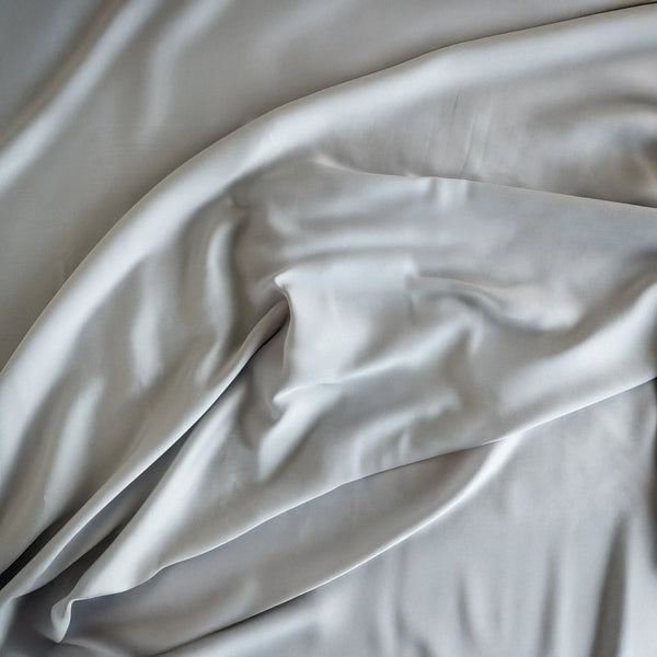 Set Gri Lyocell Complet 2 persoane – Fețe de Pernă + Plic de Pilotă + Așternut de Pat + Mingi Lână — imagine secundară